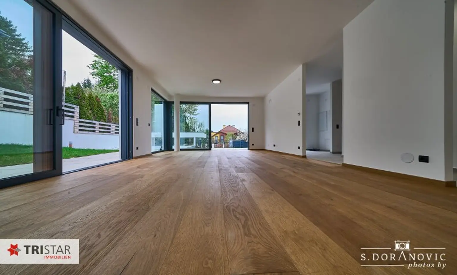 NEU! ++ Gießhübl/Maria Enzersdorf ++ Exklusives Haus mit Pool, Garten, Dachterrasse & 2 Carport-Stellplätzen ++ Vollunterkellert ++ inkl. Küche ++