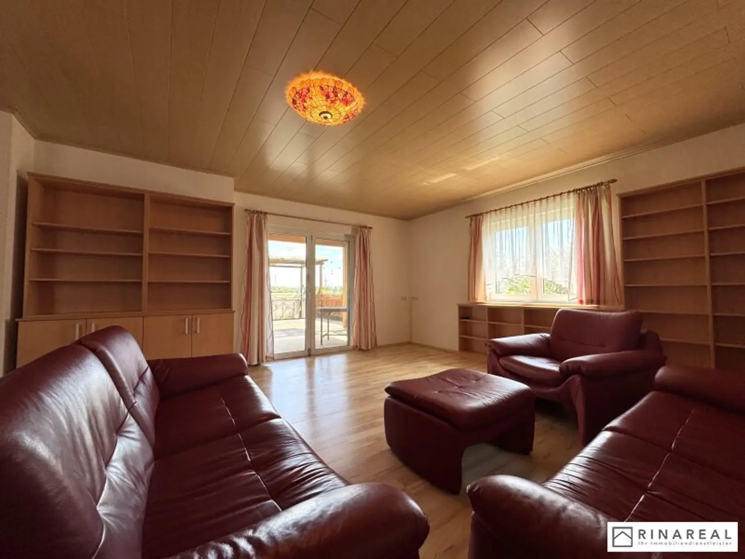 MOLLRAM - Einfamilienhaus mit ca. 1.268 m² Eigengrund | Baujahr 2009 | Sauna & Whirlpool | Luftwärmepumpe, PV-Anlage, Klimaanlage uvm.