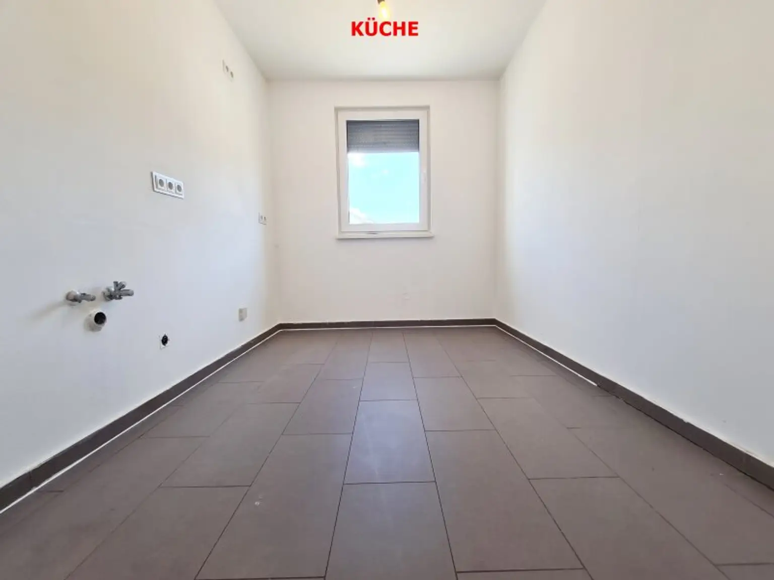 CHANCE SCHÖNES ECKREIHENHAUS Groß-Enzersdorf  5 ZIMMER 130m²WFL +55m²Keller +89m²Garten mit 2 AUTOABSTELLPLÄTZE
