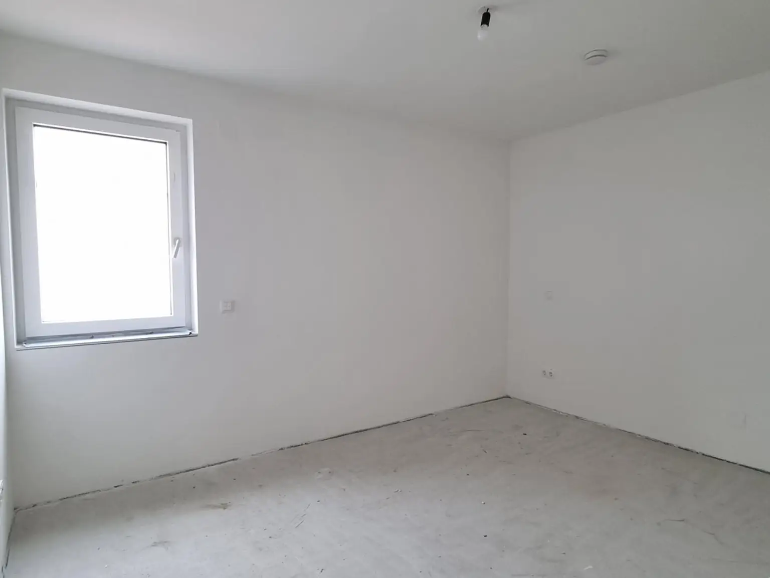 4-ZIMMER NEUBAUWOHNUNG IN SONNIGER RUHELAGE