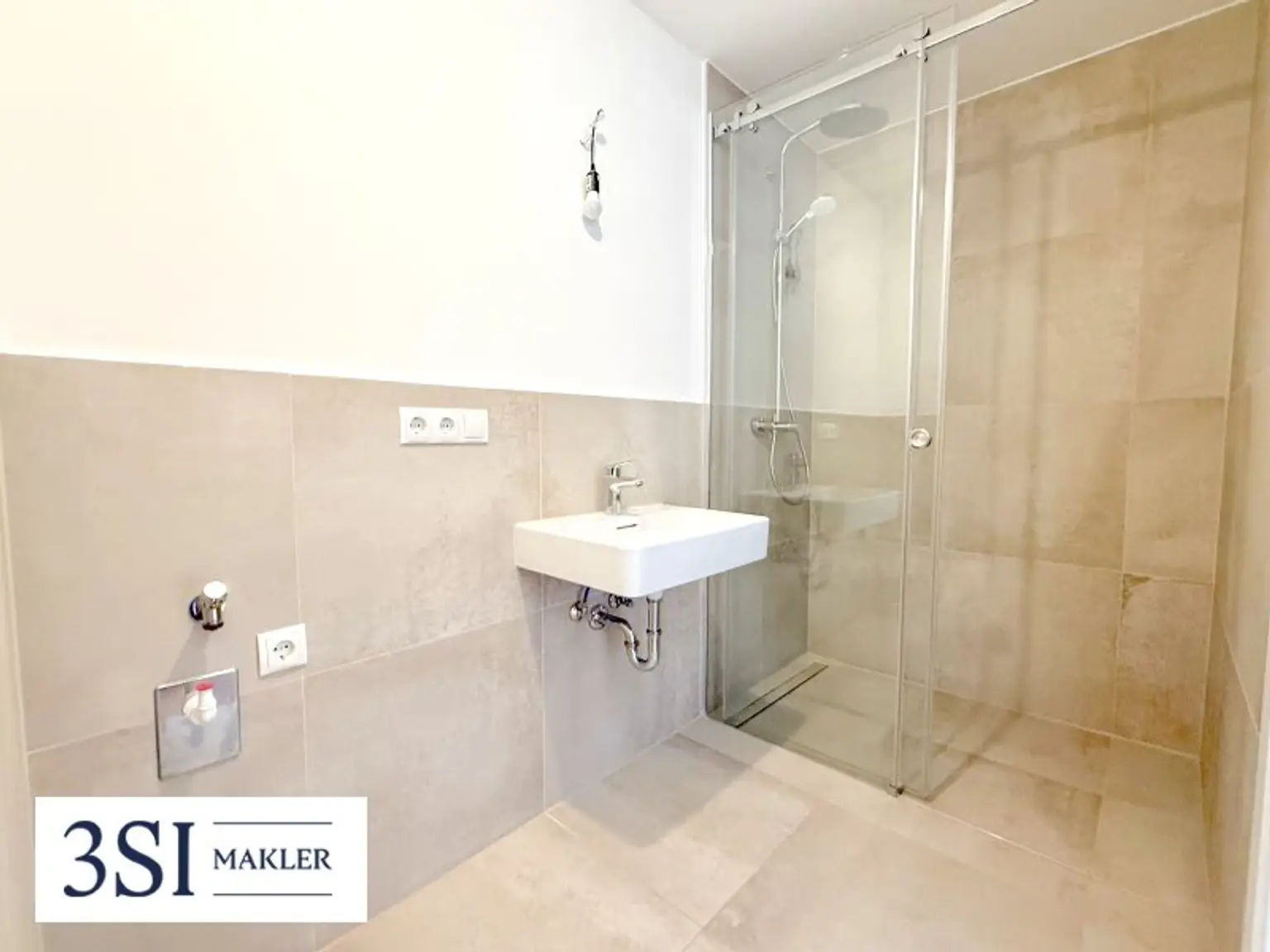 Eleganz & Komfort – moderne Dachgeschosswohnung mit Balkon & Premium-Design
