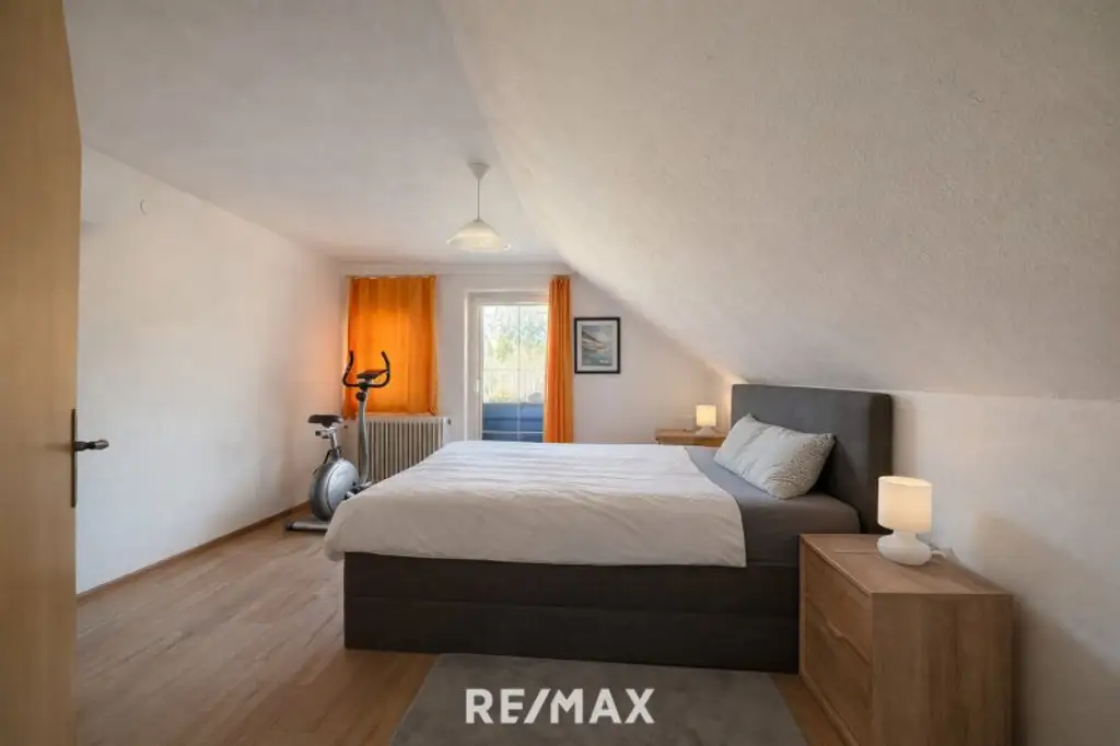 *** Charmantes teilsaniertes Landanwesen mit 10.978 m² Grund – Ruhe, Natur und vielseitige Nutzungsmöglichkeiten nur wenige Minuten zum grünen See ***