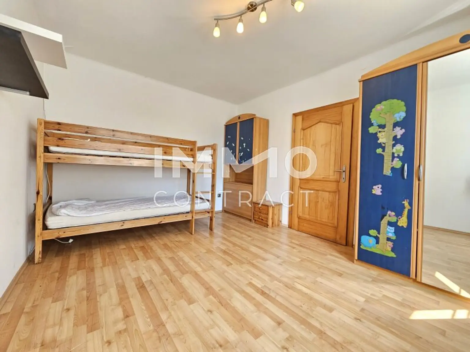 Kinderzimmer im OG Foto 1