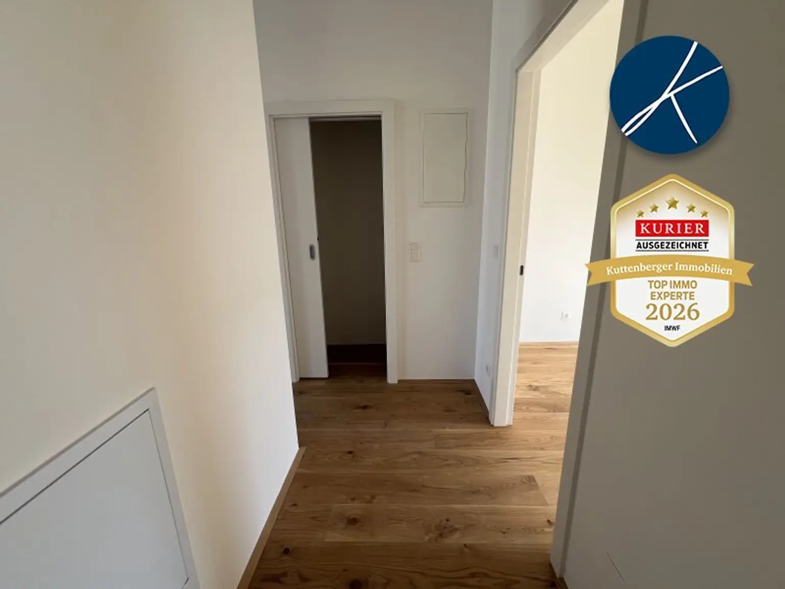 Gang zu den Zimmern und Abstellraum