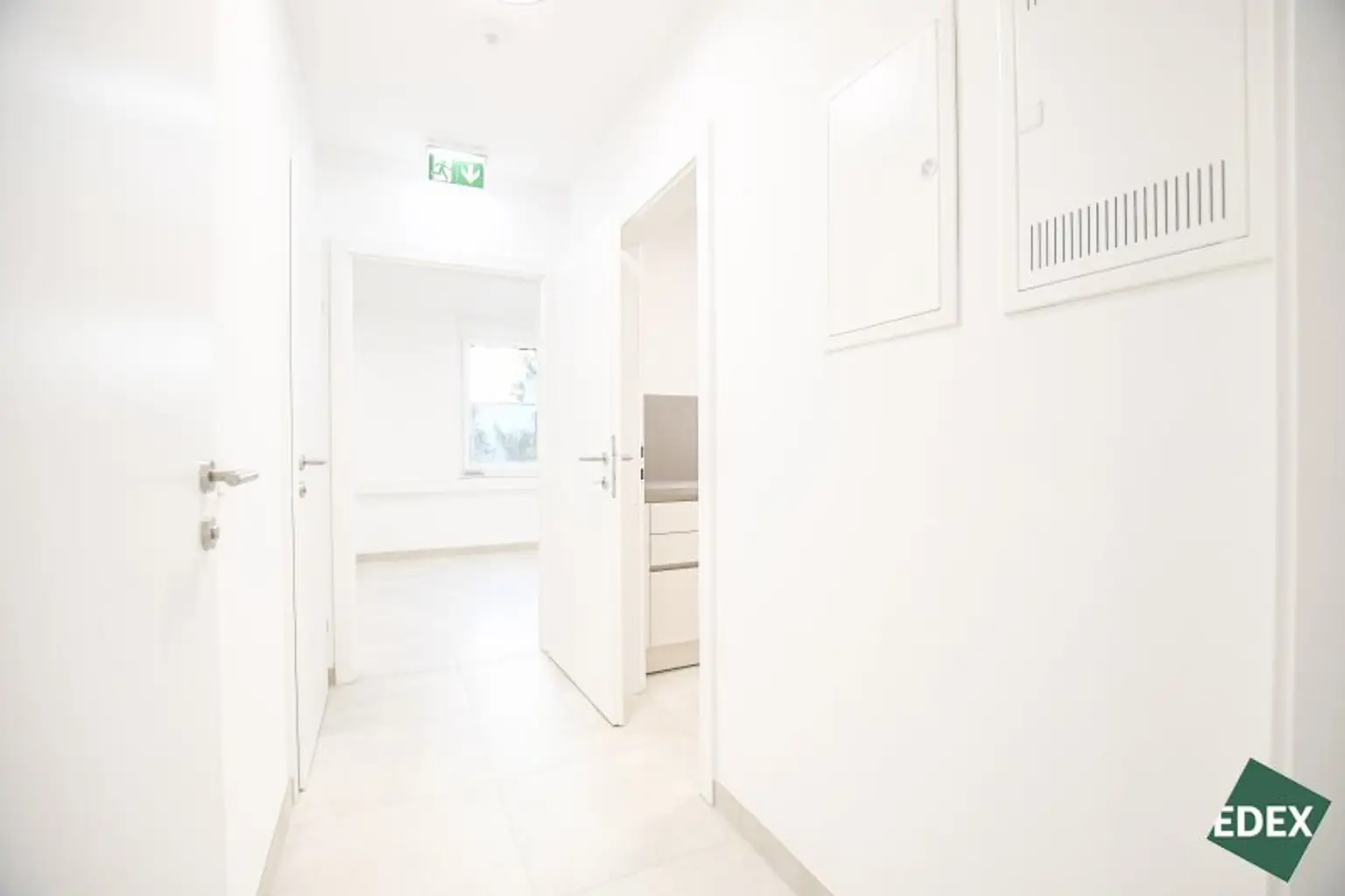 Top-Lage in Gersthof: Modernes 2-Zimmer-Büro mit Terrasse und Kühlung