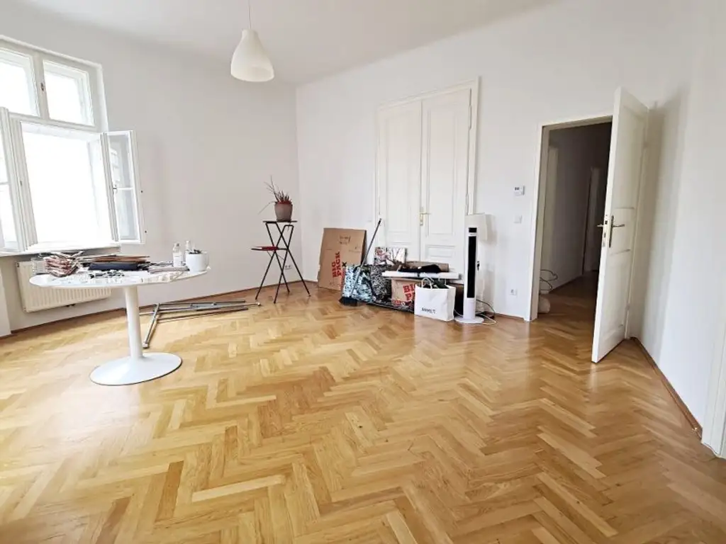 SIEBENBRUNNENPLATZ, gepflegte 85 m2 Altbau, 3 Zimmer, Küche, Wannenbad, Parketten, WG-geeignet, Reinprechtsdorfer Straße