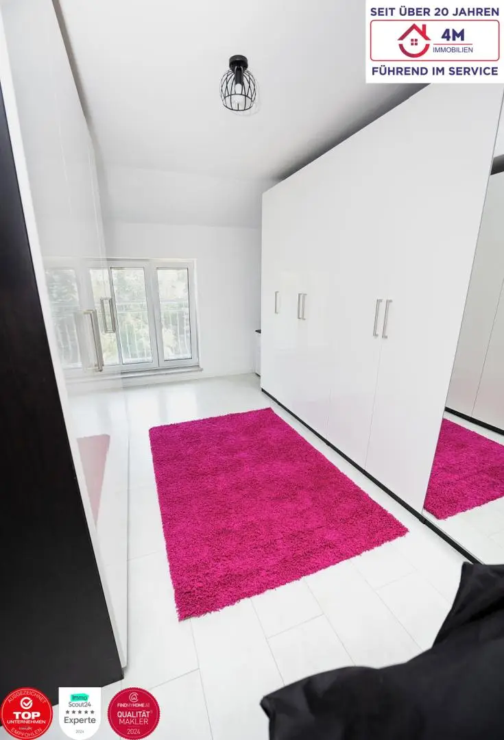 4-Zimmer-Dachgeschosswohnung (Bj. 2017) mit 17 m² Dachterrasse, 8 m² Balkon & Schneebergblick