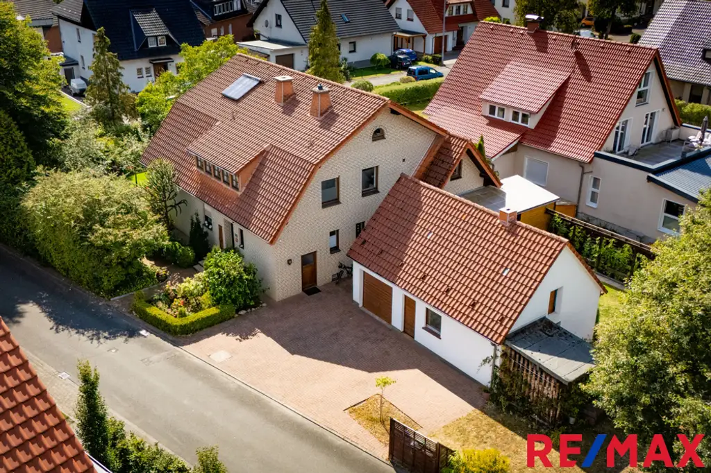 Familienfreundliches Zweifamilienhaus in ruhiger Umgebung!