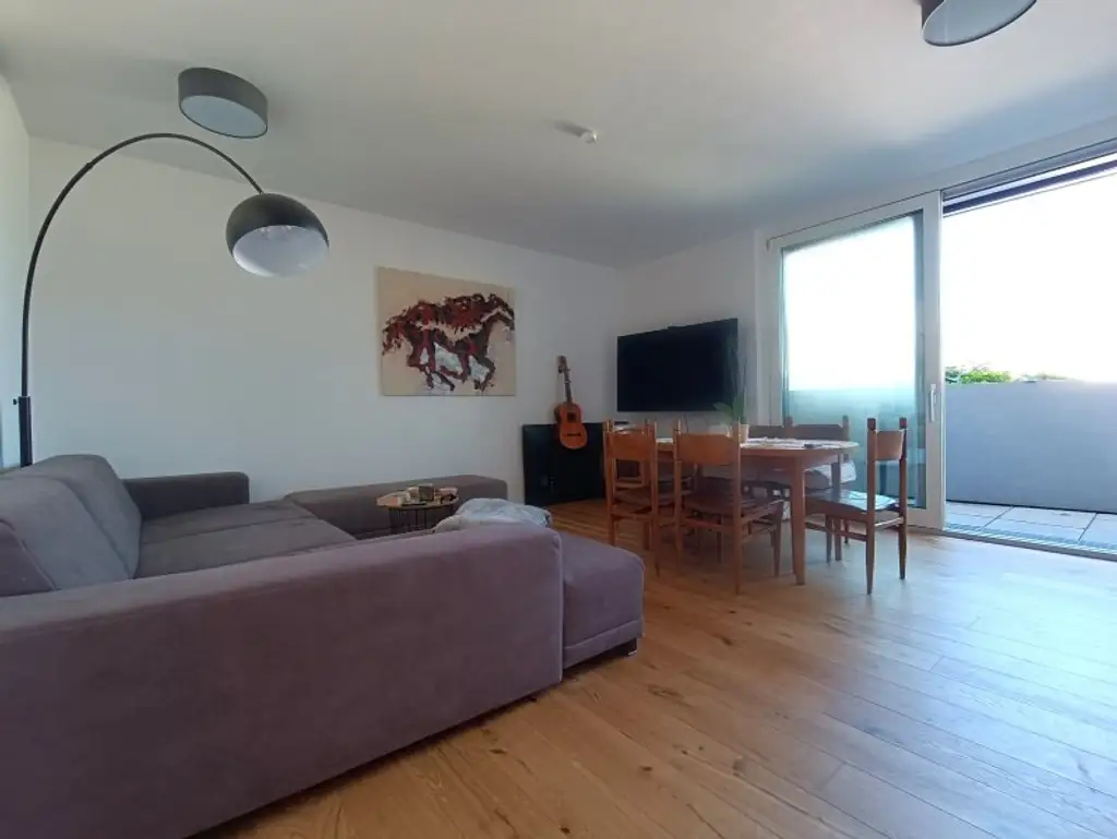 Moderne Dachgeschoss-Wohnung mit Freifläche! 2 Zimmer! Nähe U4 Pilgramgasse!