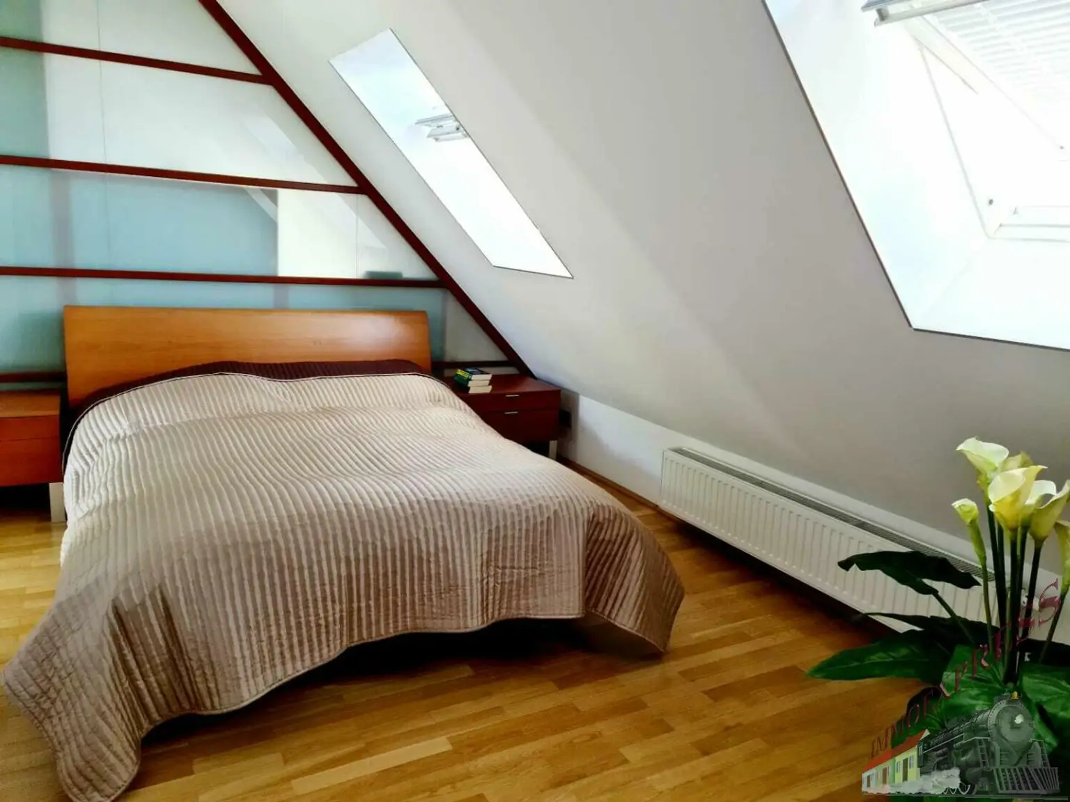 Wohnungs- Paket in Bestlage! 4 Wohnungen stilvoll renoviert inklusive Garten, Garage, Swimmingpool und Sauna!