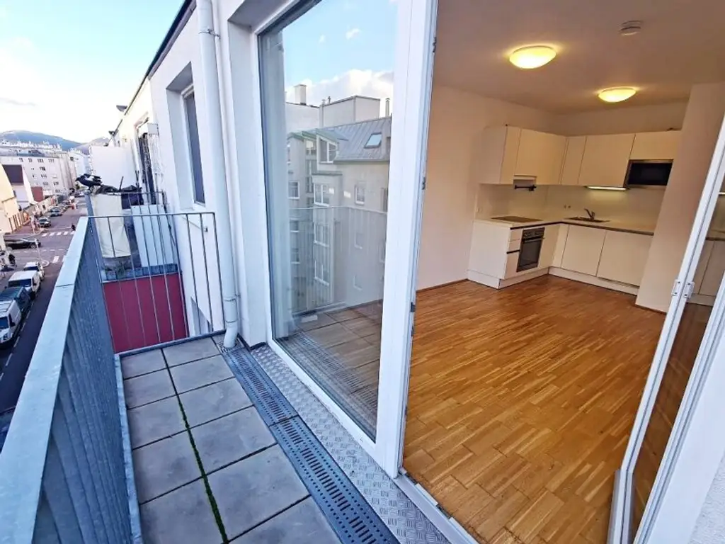 AM SPITZ-NÄHE, gepflegte 36 m2 Neubau mit 4 m2 Balkon, 2 Zimmer, Komplettküche, Wannenbad, Parketten, Garagenplatz möglich, Leopold-Ferstl-Gasse