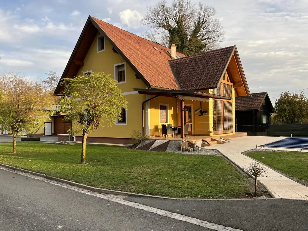 Wunderschönes Haus mit großer Hobbywerkstatt und großem Hofplatz - Ruhelage!