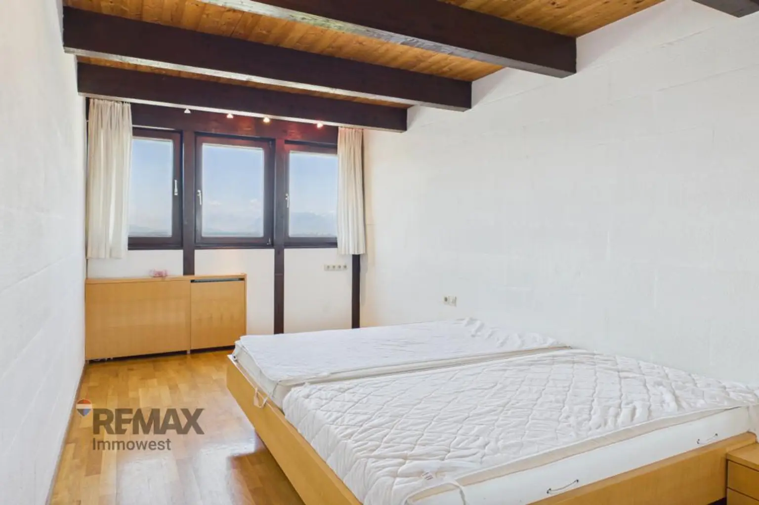Schlafzimmer UG 1