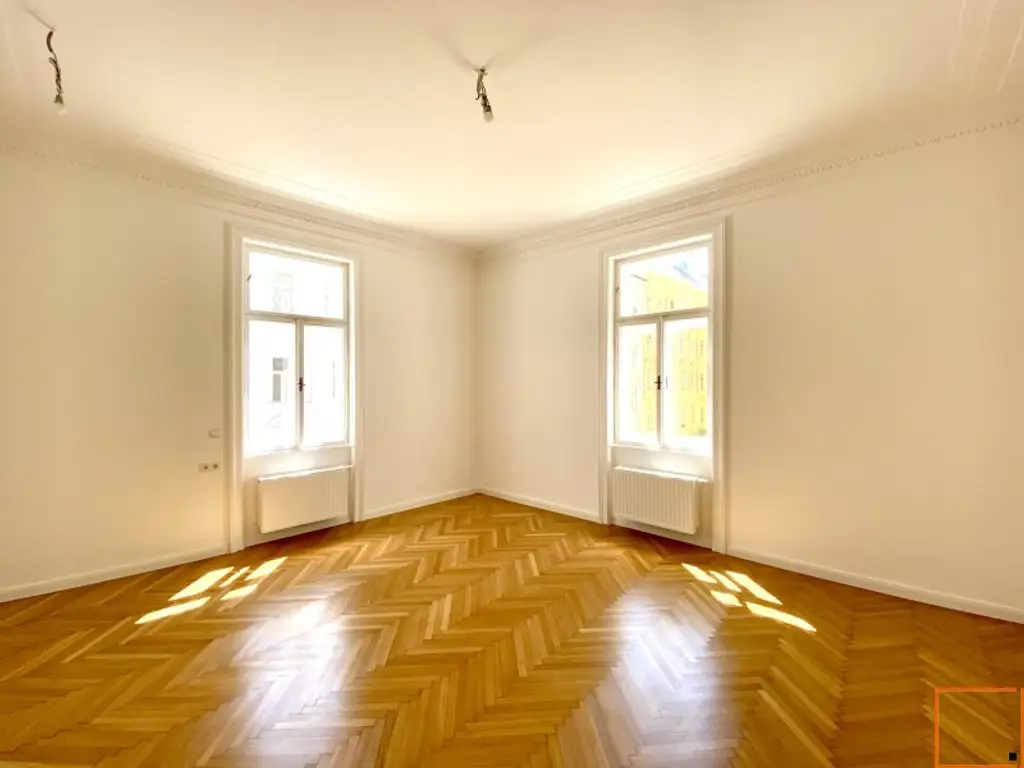 Museumsquartier: Erstbezug: Elegante 5,5 Zimmer-Altbauwohnung mit Balkon