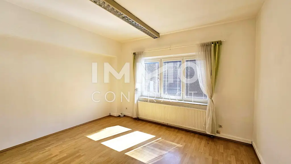 Großzügige Büroräume in attraktiver Lage in kleinem Mehrparteienhaus