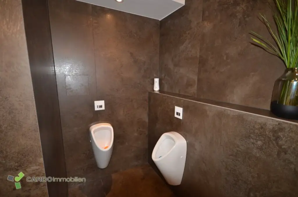 Kleine Hochzeitssaal, attraktive Gewerbefläche, branchenfrei, zu vermieten, ca. 250 m², Nähe UNO City & U-Bahn
