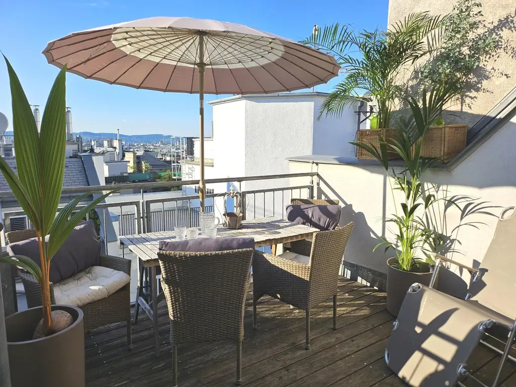 RUHIGE TERRASSEN! TRAUMHAFTER BLICK! RUHIGE Dachterrassenwohnung im ZENTRUM !