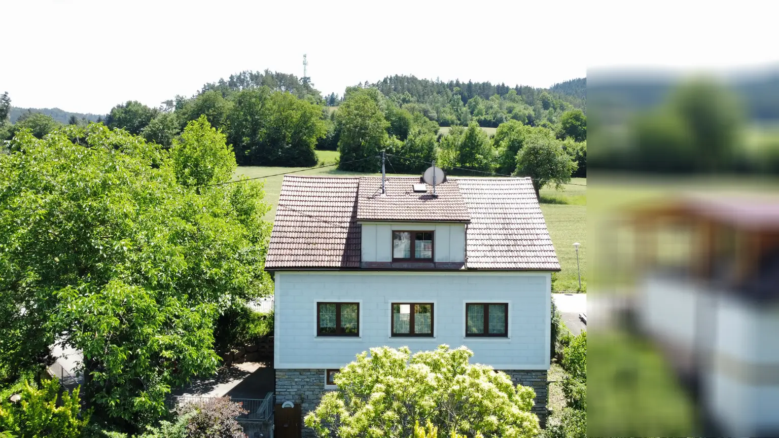 Einfamilienhaus mit großem Garten in idyllischer Ruhelage