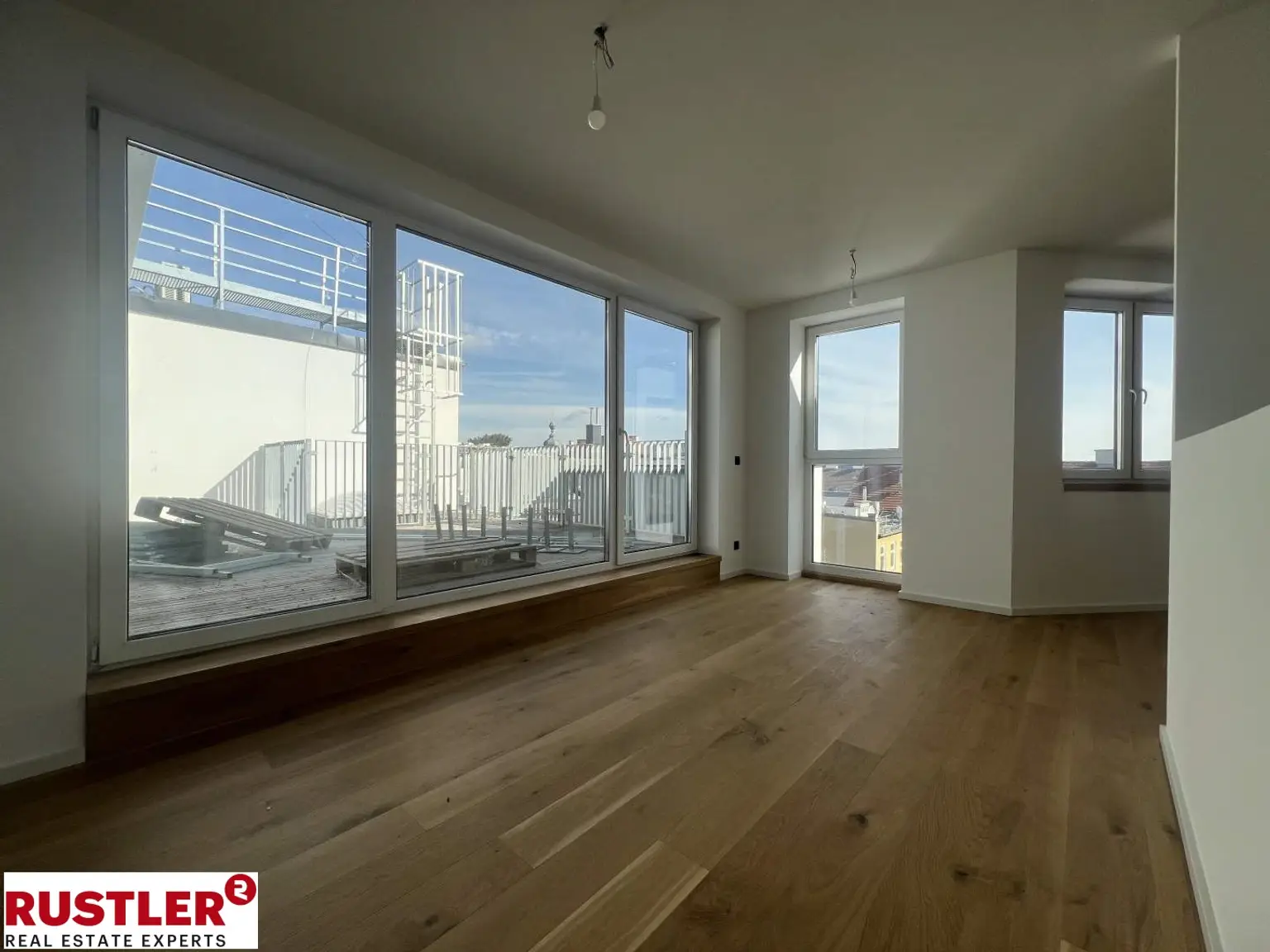 Luxus Penthouse mit sonniger Dachterrasse am Reinlpark | ERSTBEZUG
