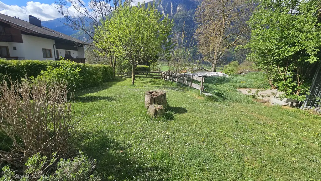 Gepflegtes Landhaus  / Appartementhaus