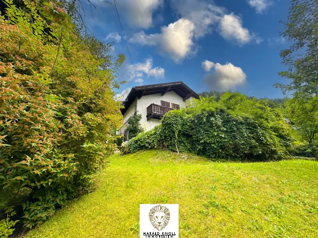 Charmantes Wohnhaus mit großem Garten und Entwicklungspotenzial