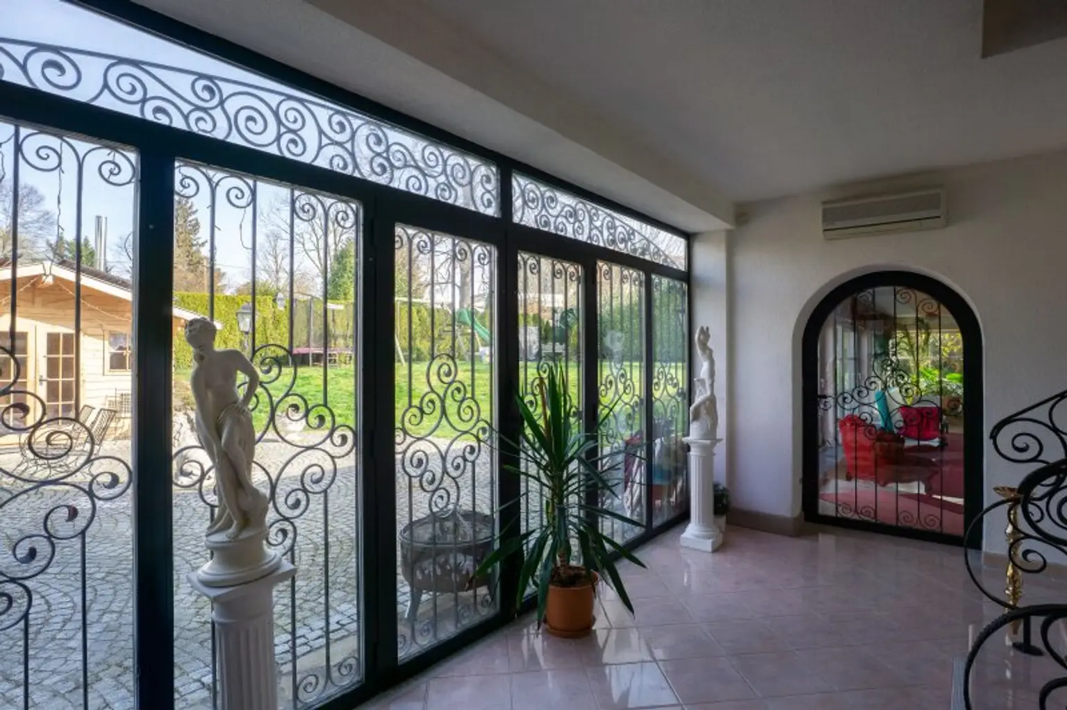 Verbindungsgang zur Schwimmhalle