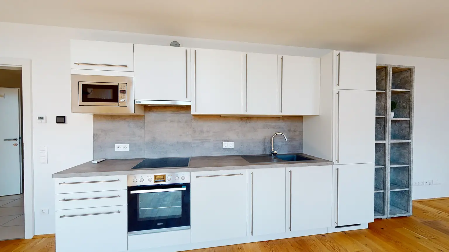 Moderne Dachgeschosswohnung, klimatisiert und gut geschnitten