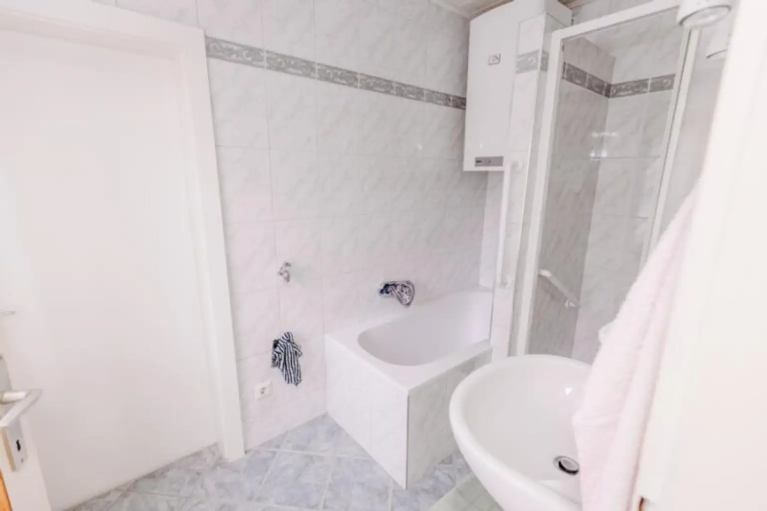 Lassen sie sich von diesem  zentrumsnahen Juwel inspirieren, hier ist der Urlaub zu Hause…