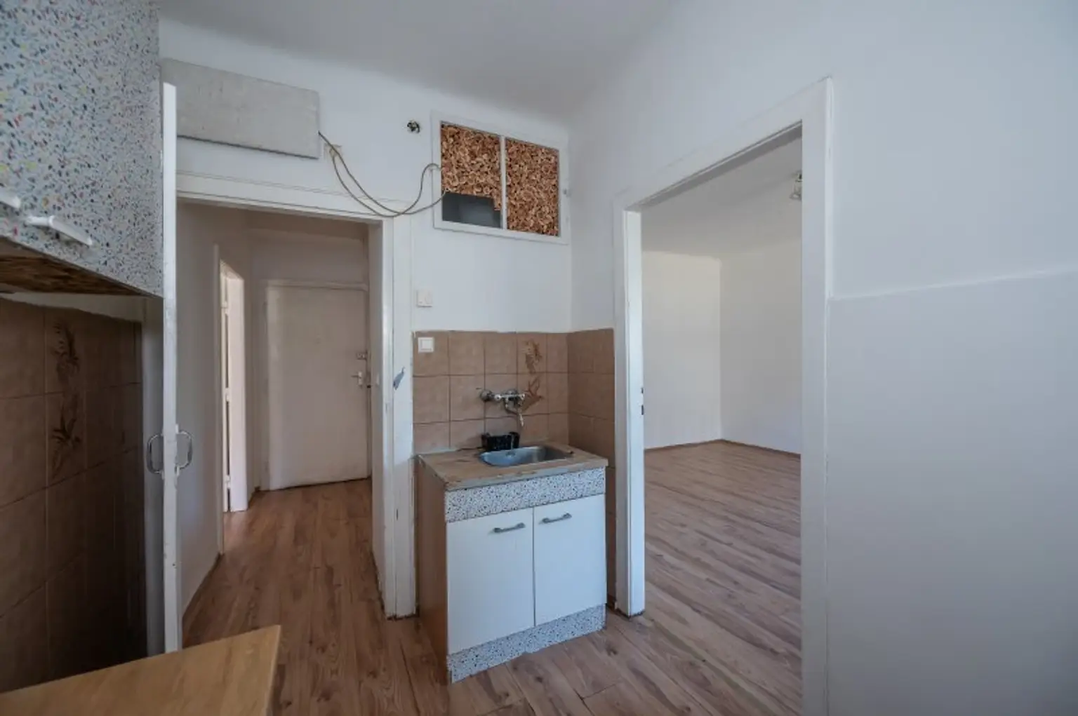 ++NEU++ 2-Zimmer Altbau-Wohnung zum Sanieren – entfalten Sie Ihr Wohntraum-Potenzial!
