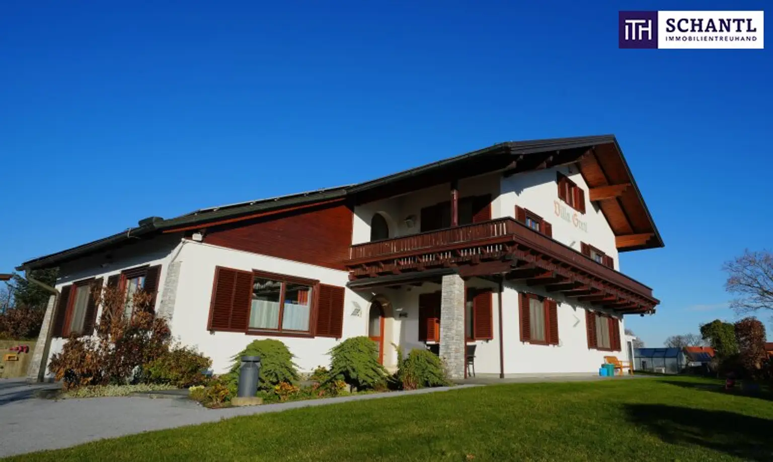 UMGEBEN VON RUHE MIT BLICK ÜBER LASSNITZHÖHE! Ihr neues Zuhause mit Wellnessbereich, Pool, Sauna und traumhafter Aussicht!