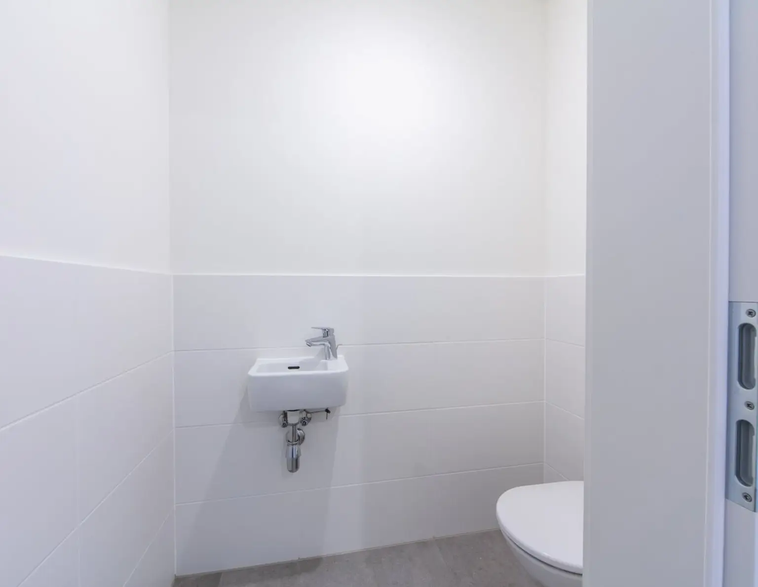 Neuwertige vermietete 3-Zimmer-Wohnung inkl. Westbalkon am Genochplatz