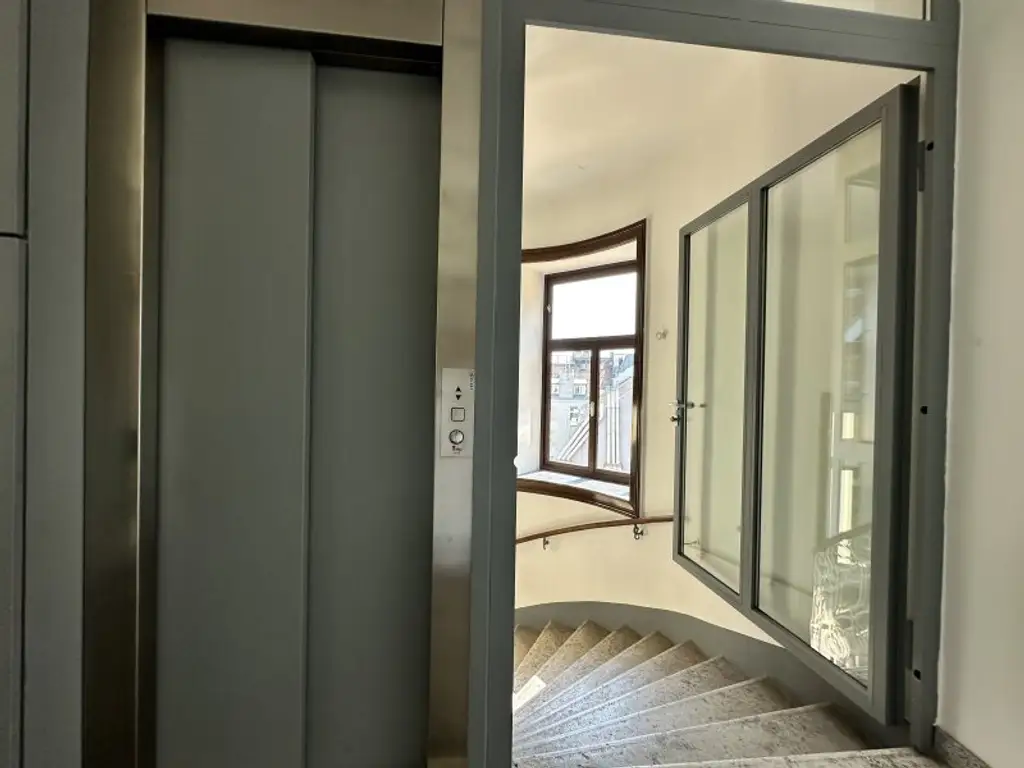 PANORAMA-DACHTERRASSE - EXKLUSIVE DACHGESCHOSSWOHNUNG AUF ZWEI EBENEN
