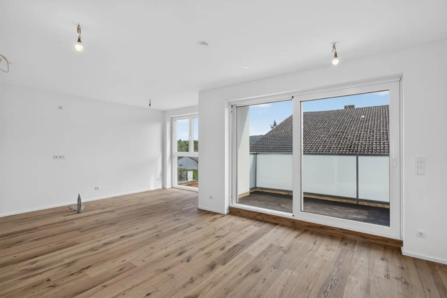 B | THE GREEN 15  ++ ZWEI Zimmer mit BALKON | Prima Service Immobilien