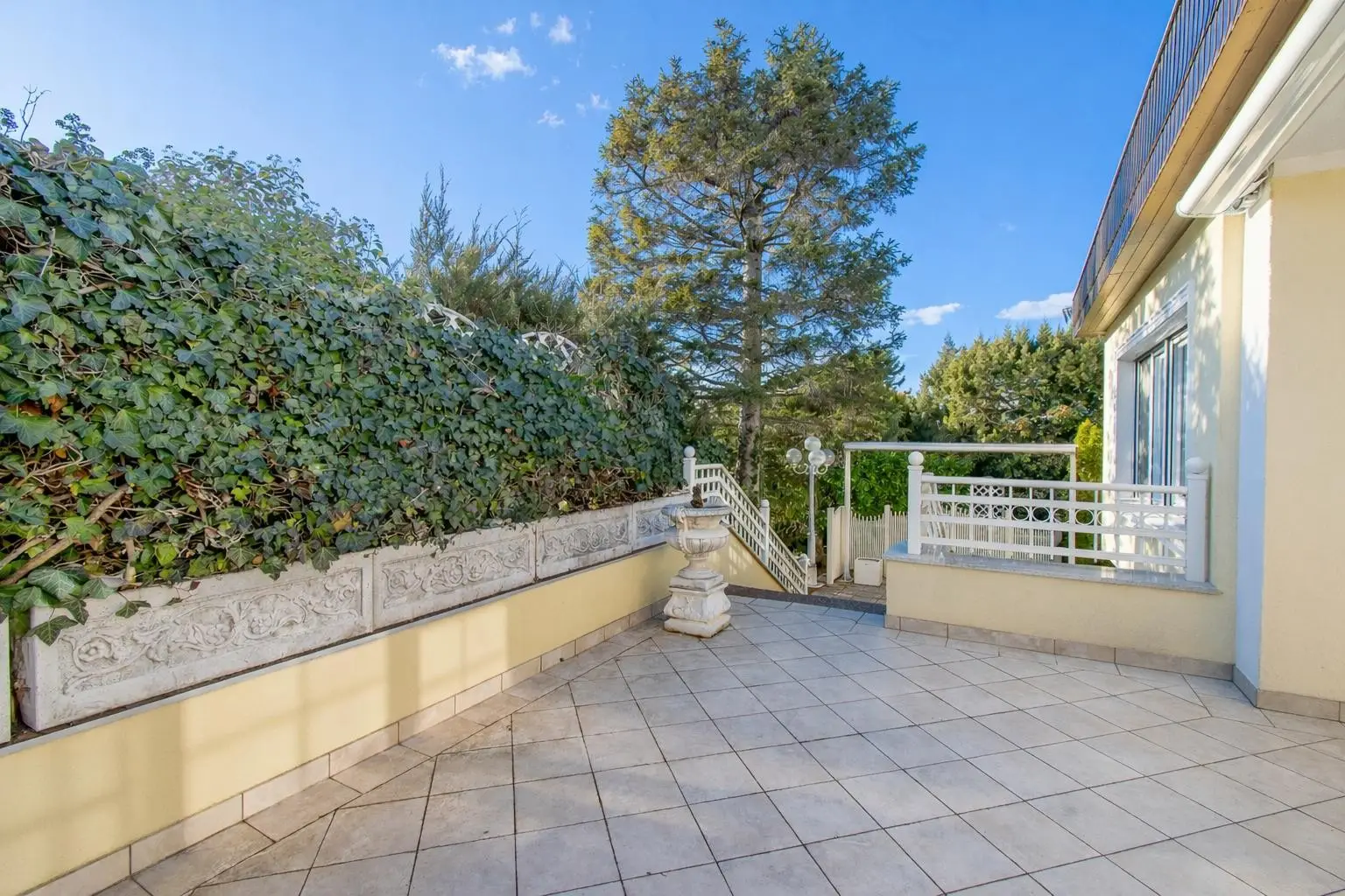 Bild 14, Terrasse, Ansicht 2