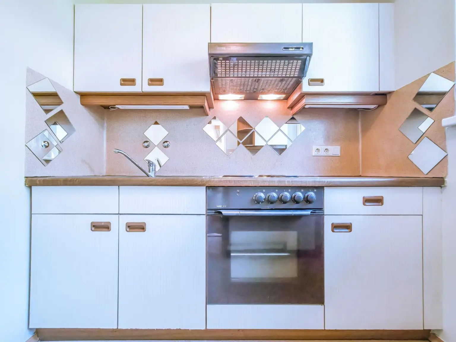 Gepflegte 2-Zimmer-Wohnung mit herrlichem Balkon in Aussichtslage in Fiecht!