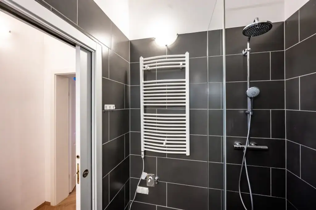 ++NEU++ Fantastische 2-Zimmer Altbauwohnung in bester Lage des 2. Bezirks mit Balkon