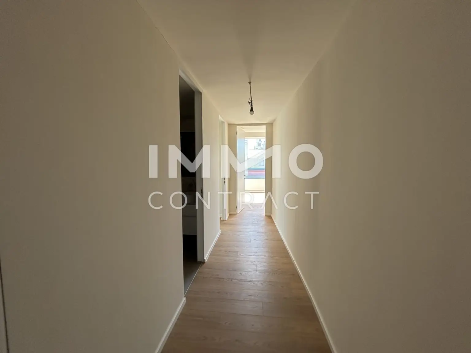 LUXURIÖSE 4-ZIMMER-WOHNUNG MIT
DACHTERRASSE - beim Naschmarkt