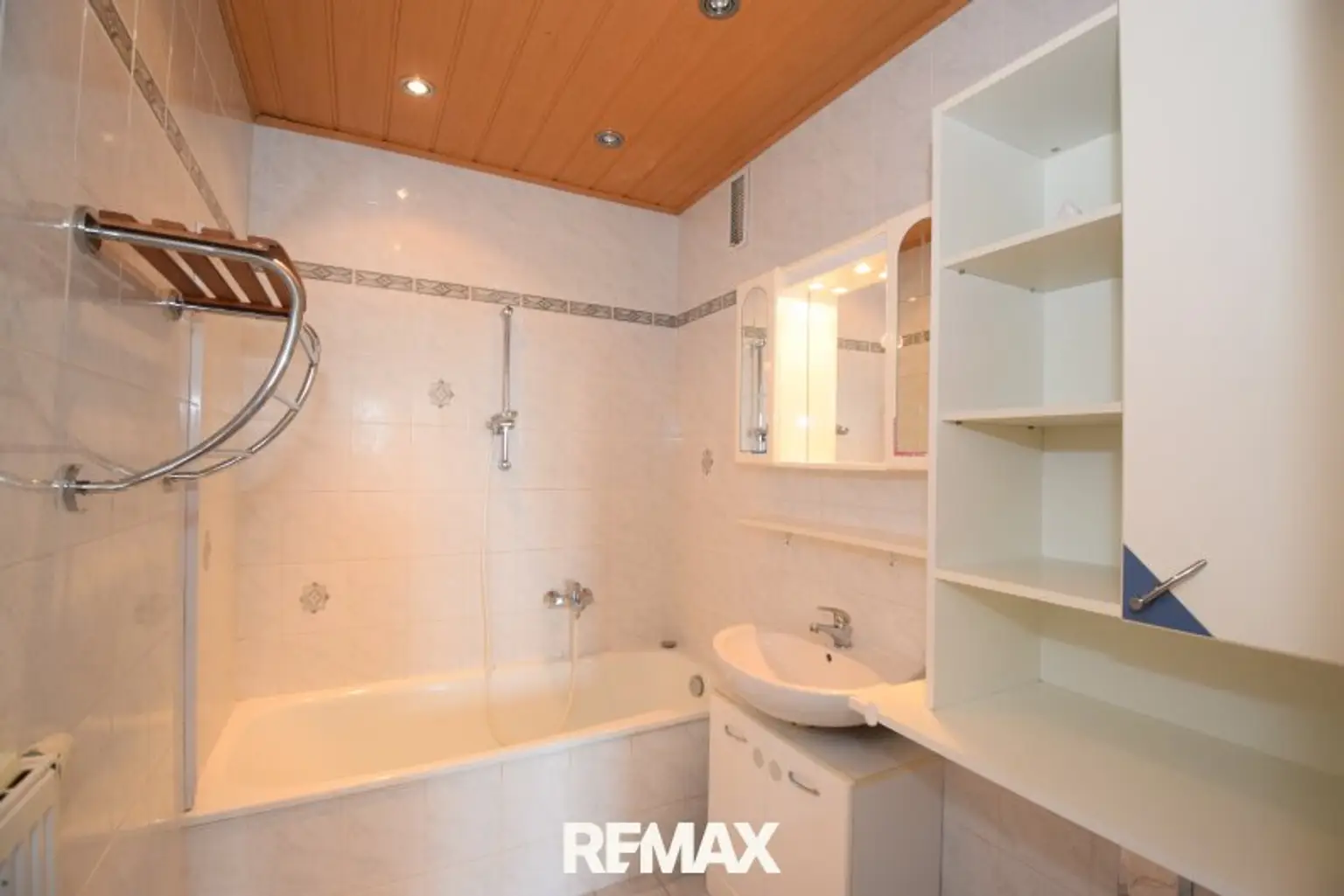Badezimmer mit Badewanne