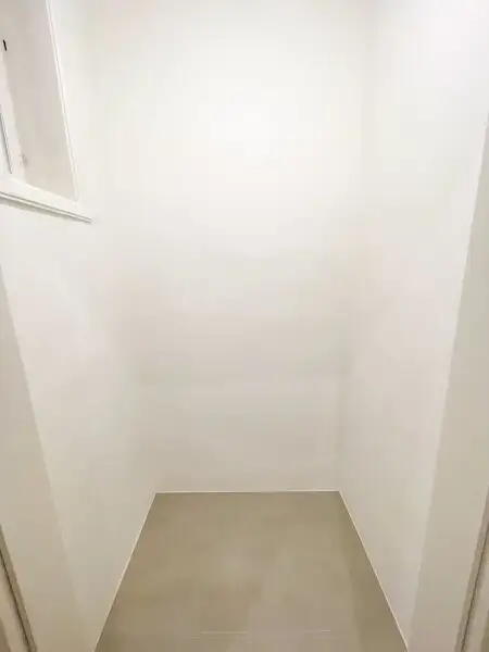 GENERALSANIERTE ALTBAUWOHNUNG: komplett hofseitige 2-Zimmerwohnung