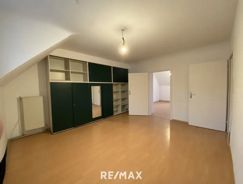 Zwei DG-Wohnungseigentumsobjekte auf einer Ebene nahe Währinger Einkaufsstraße, U6 und Volksoper