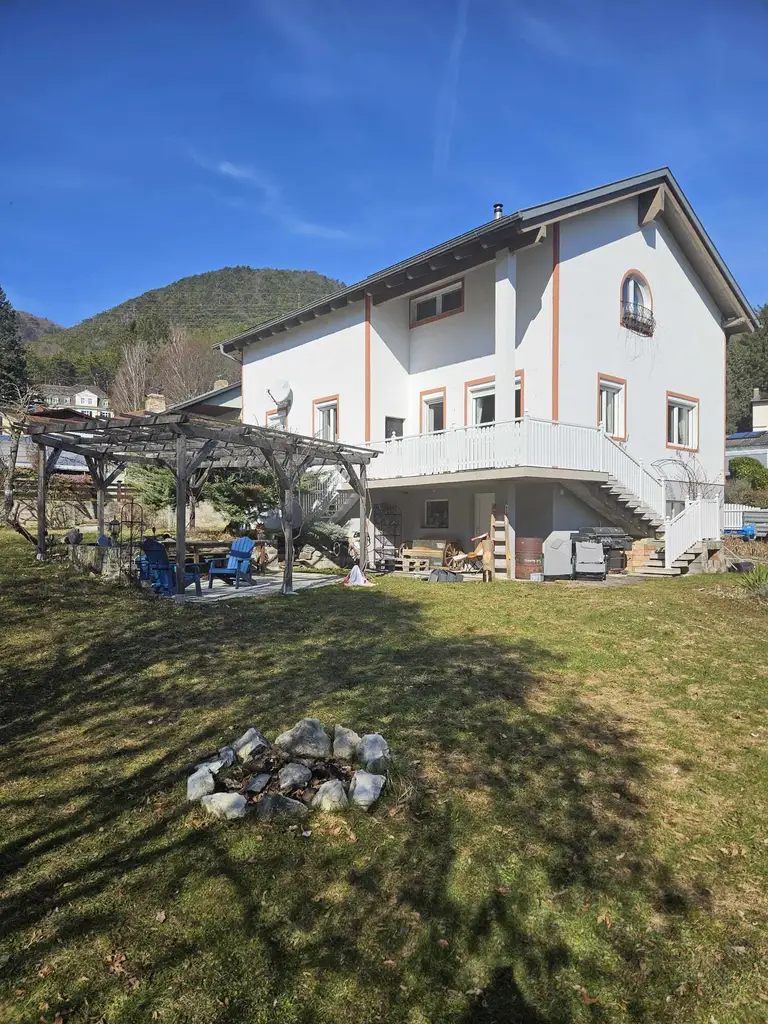 Modernisiertes Einfamilienhaus mit 1.057m² Grundstück, Luftwärmepumpe & PV-Anlage in ruhiger Ortsrandlage von Wopfing