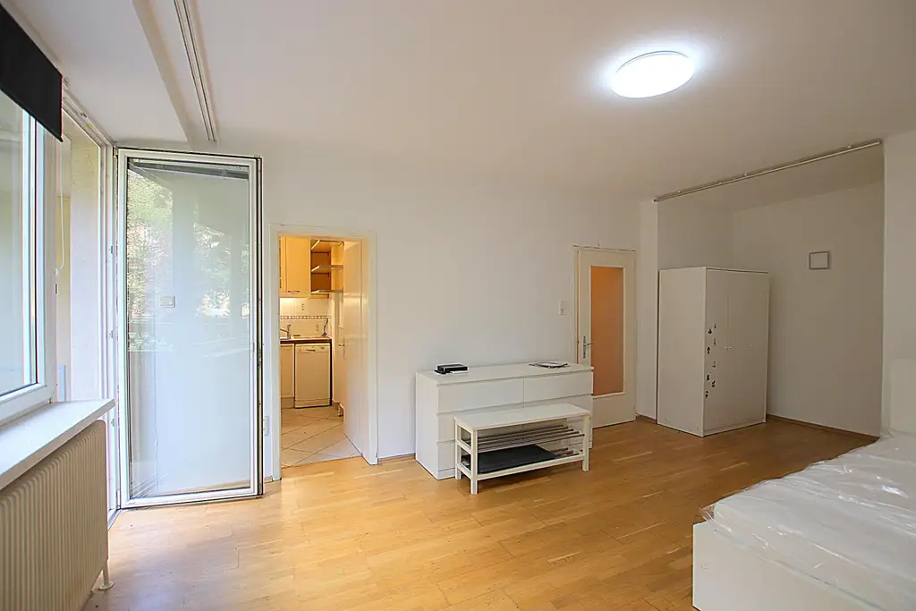Wohnung mit Eigengarten in Grünruhelage beim Lainzer Tiergarten. Mietpreis inklusive Heizkosten und Warmwasser!