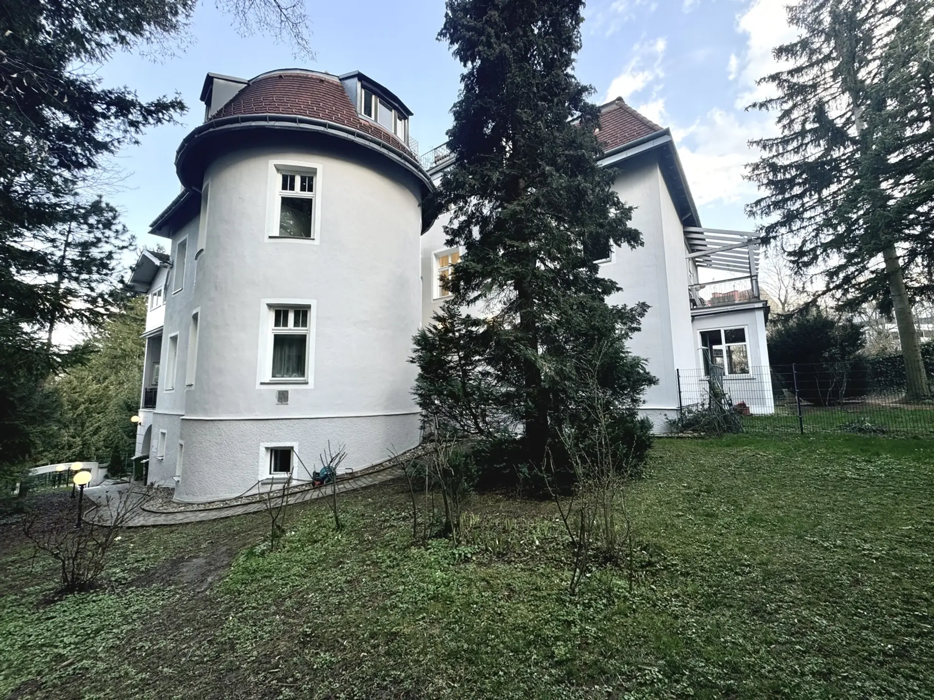 20250325_150019677_iOS