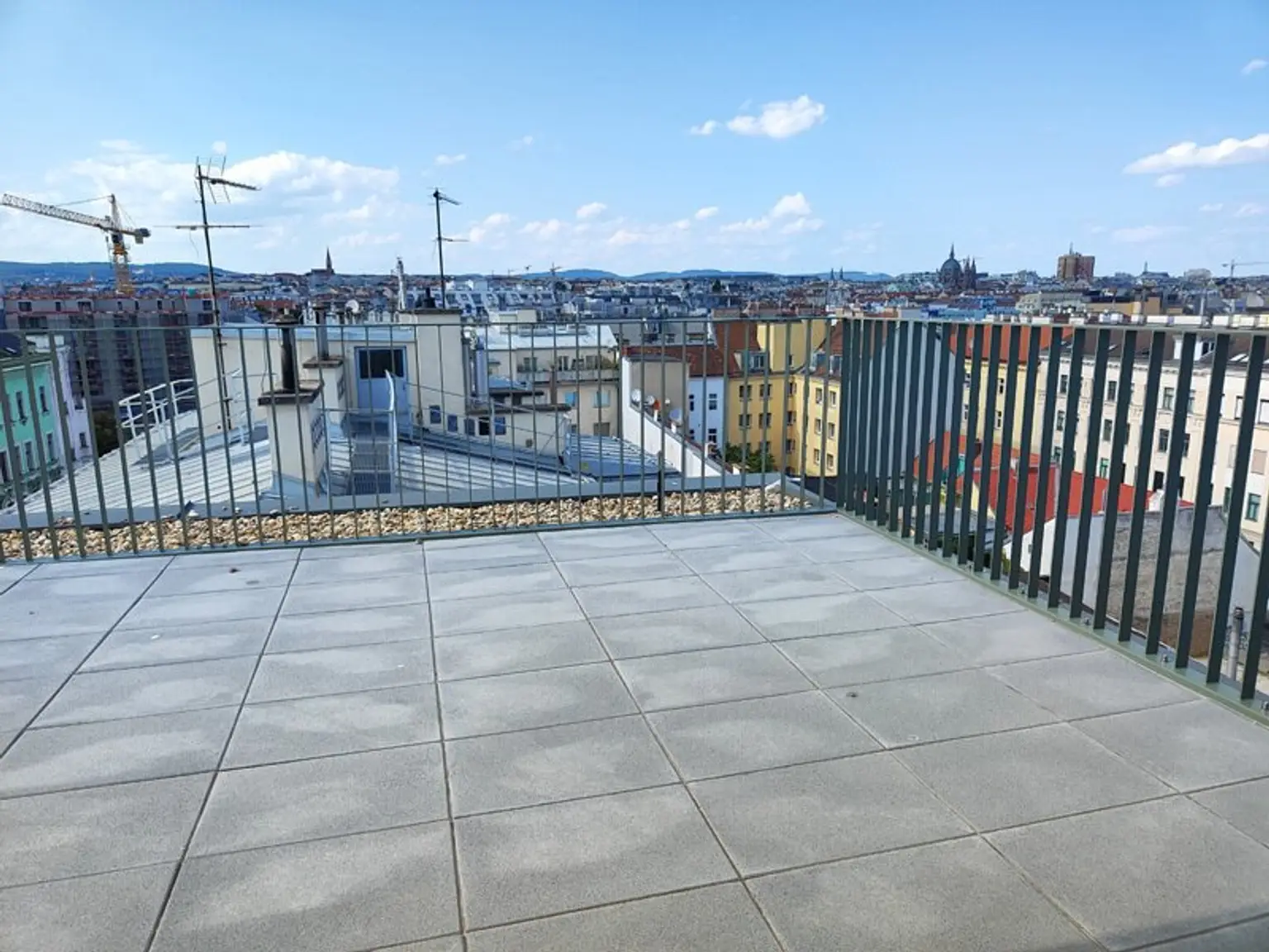 Modern wohnen in Meidling! DG-3-Zimmer-Erstbezug mit Terrasse - Top72