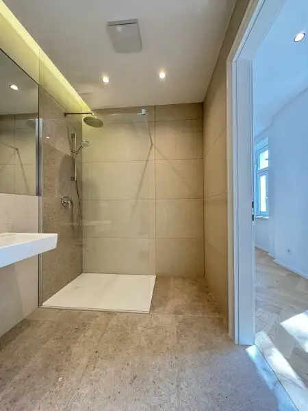 Moderne 3-Zimmer-Wohnung mit bewilligtem Balkon im Herzen des 9. Bezirks