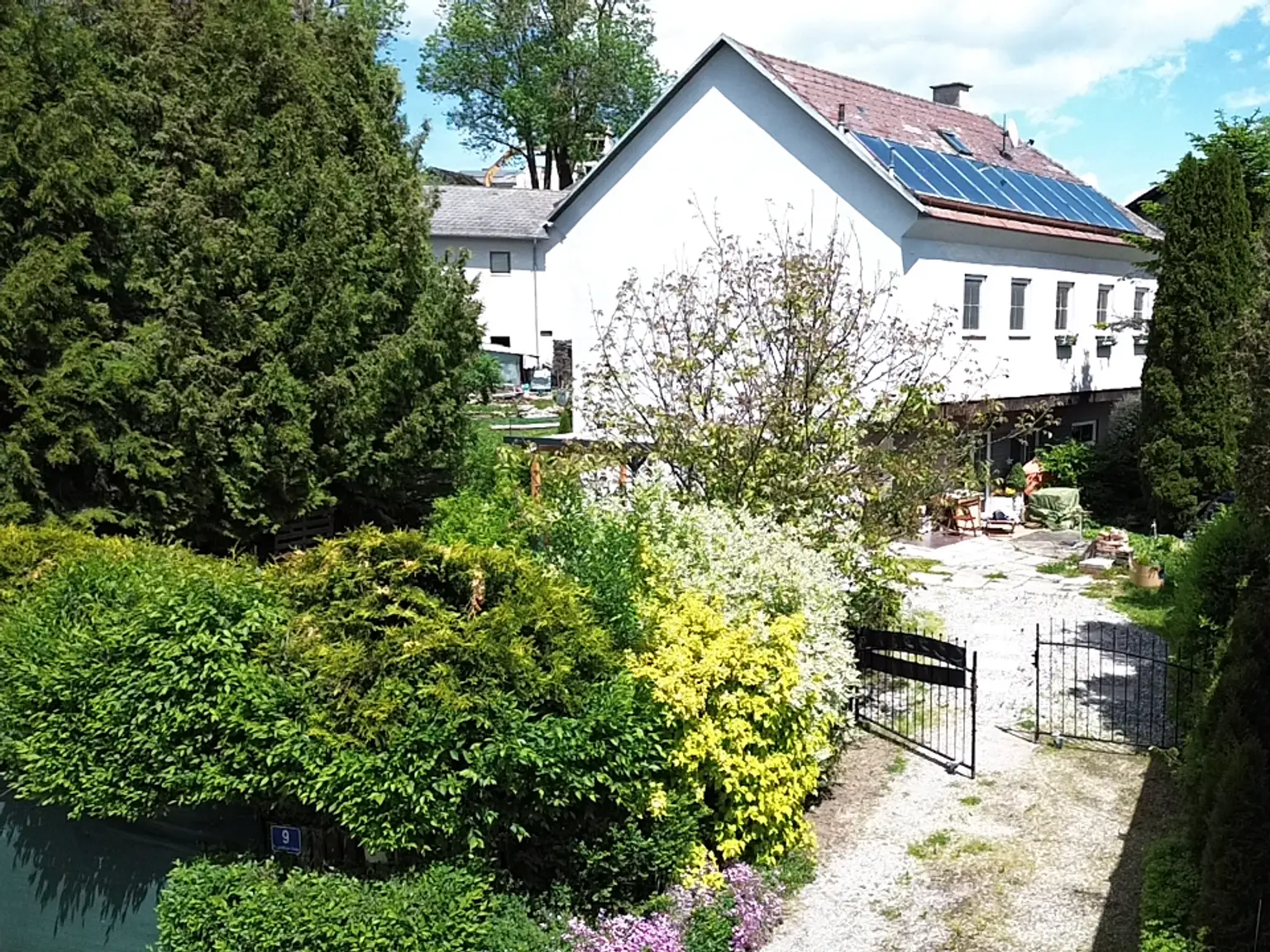 Aussenansicht auf das Objekt