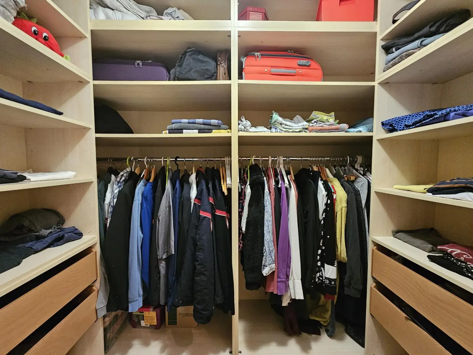 begehbarer Kleiderschrankraum OG