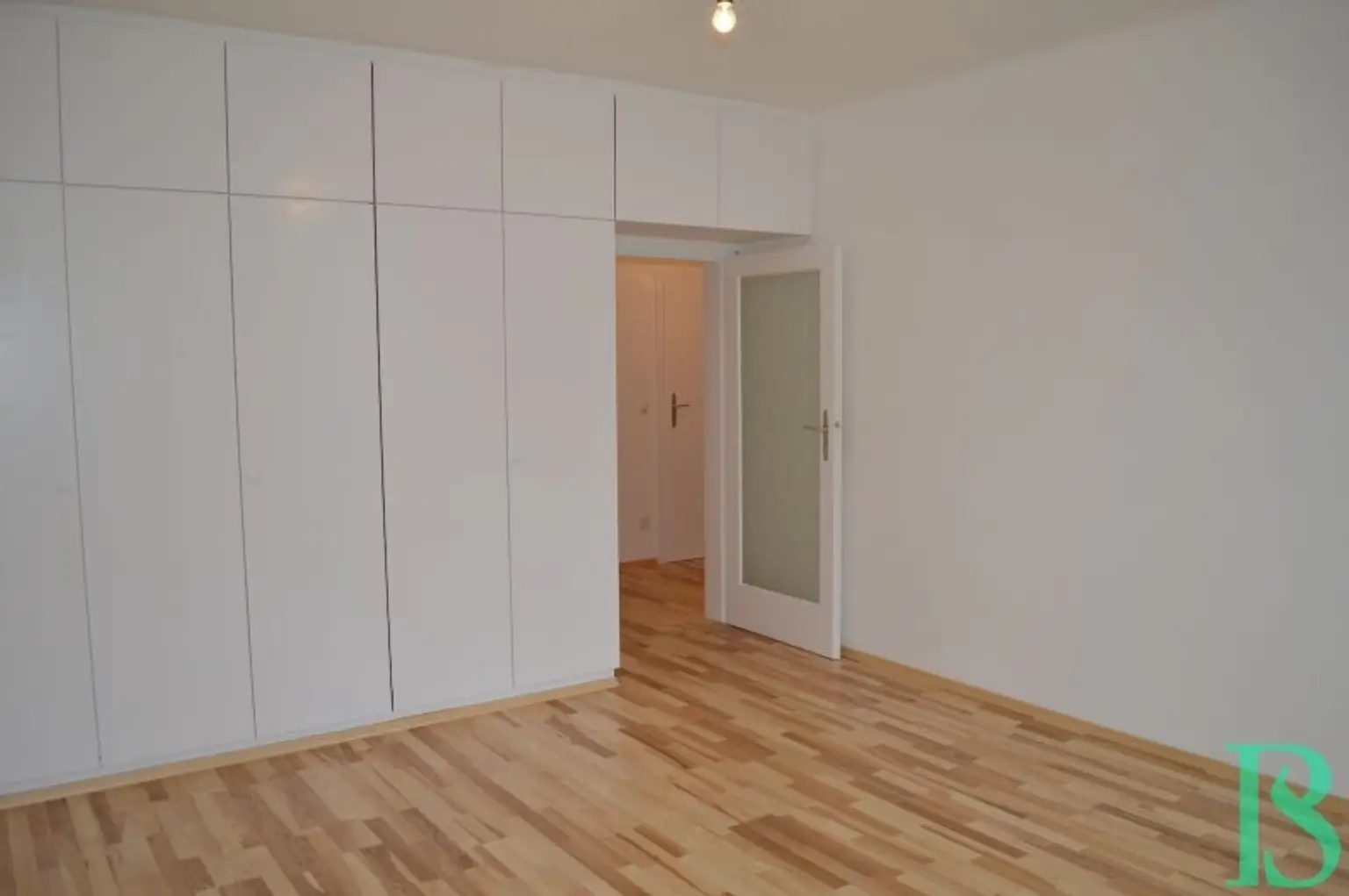 Sonnige, top renovierte 3-Zimmer Wohnung - Studenten willkommen