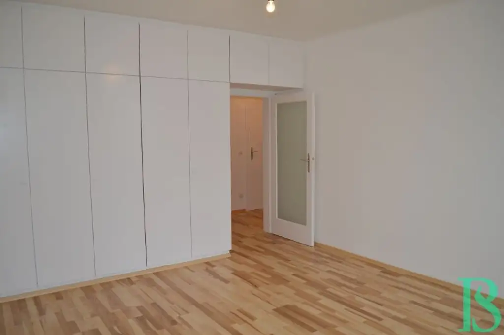 Sonnige, top renovierte 3-Zimmer Wohnung - Studenten willkommen