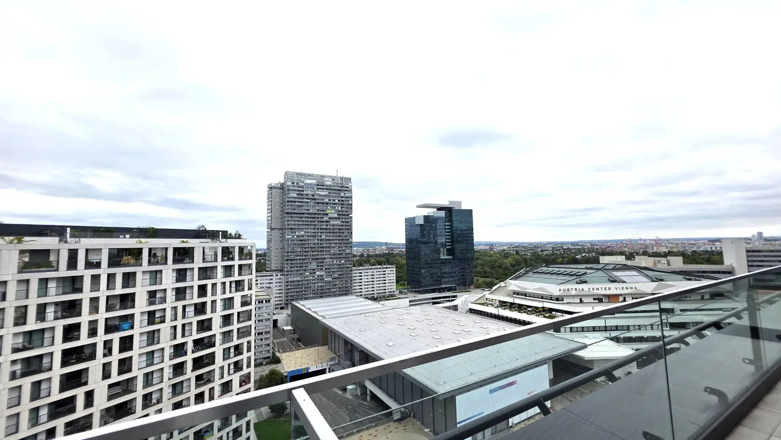 DC-FLATS: High-End-Apartment bei der UNO-City!! ERSTBEZUG!!